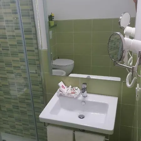 Residenza Burmaria Free Parking Alojamento de Acomodação e Pequeno-almoço 3*
