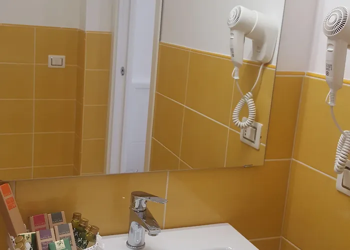 Residenza Burmaria Free Parking Alojamento de Acomodação e Pequeno-almoço Tropea